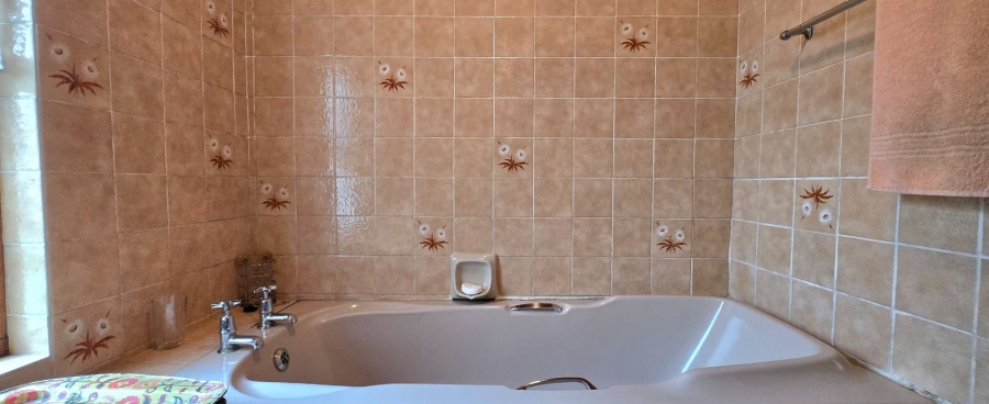 5 Bedroom Property for Sale in Riviersonderend Western Cape